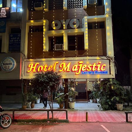 Hotel Majestic Чандигарх Экстерьер фото